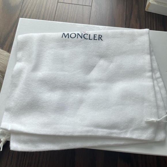 Moncler white sneaker with fur size 39 - Picture 9 of 9